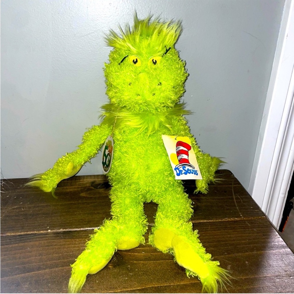 DR. SEUSS THE GRINCH Plush  RARE Seussville Manhattan from year 2001